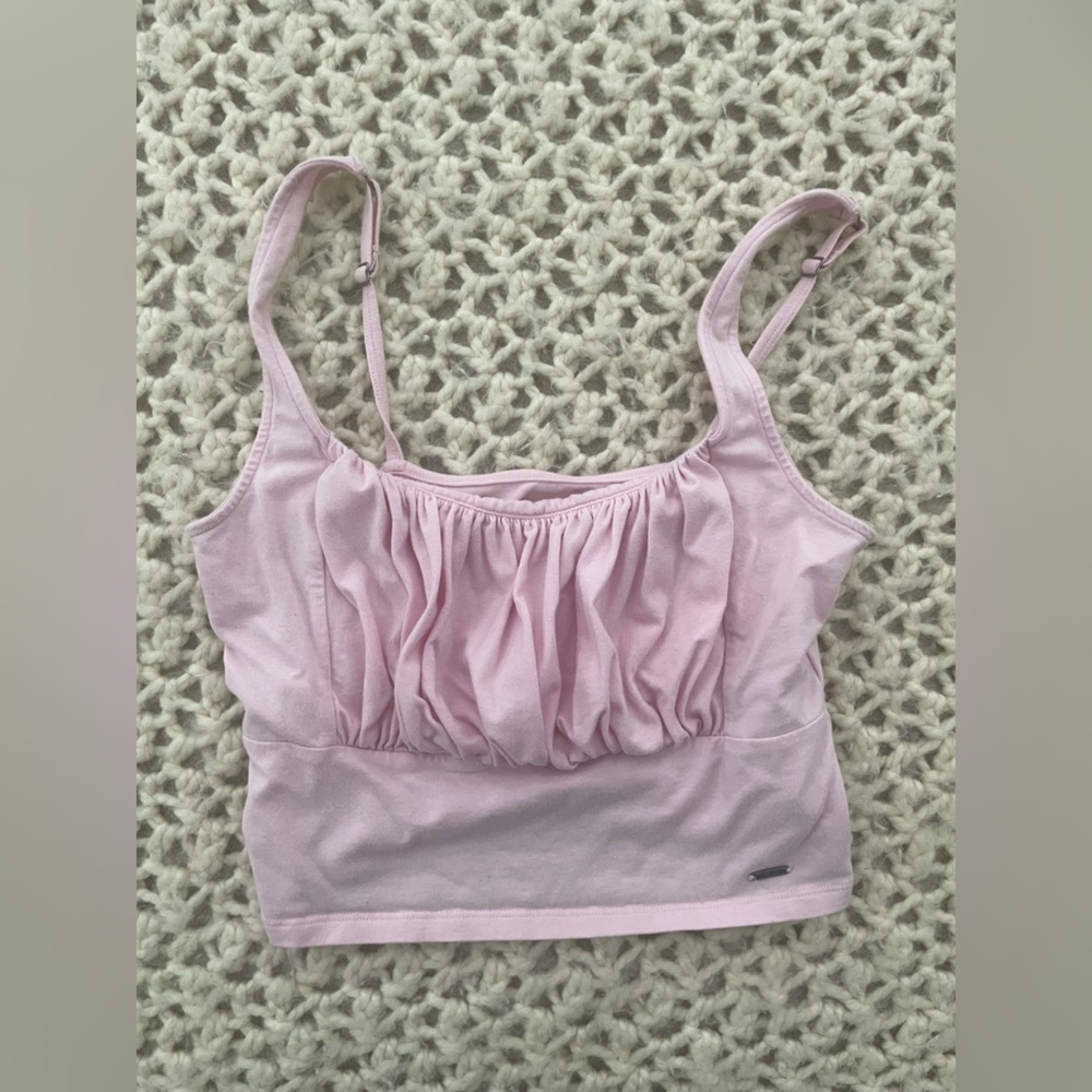 Hollister must have baby pink cropped tank